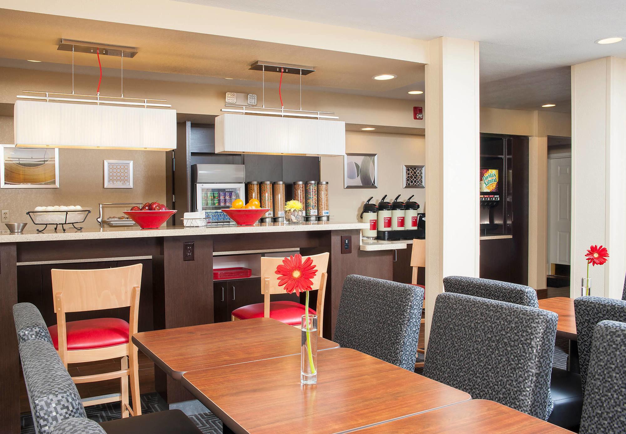 Towneplace Suites Indianapolis Park 100 Kültér fotó